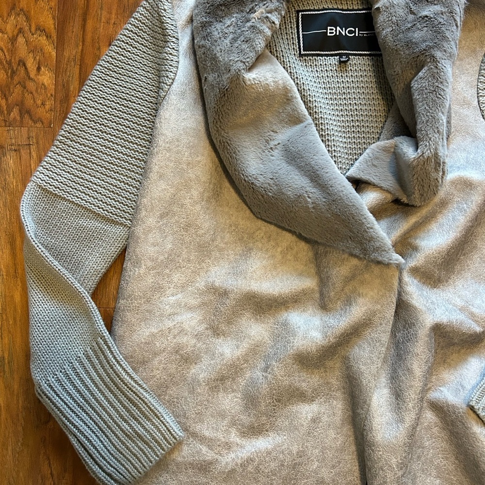 BNCI Blanc Noir Women’s Size Medium Faux Fur - Picture 3 of 8